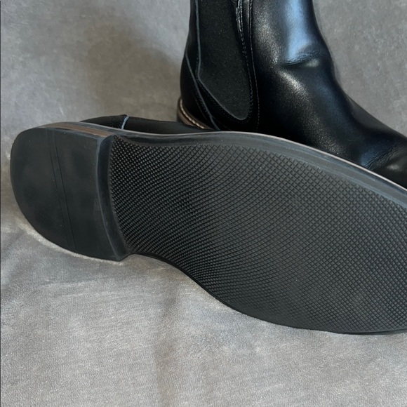 Kenneth Cole New York Black Chelsea Boots Sleek Leather Finish - Picture 8 of 12